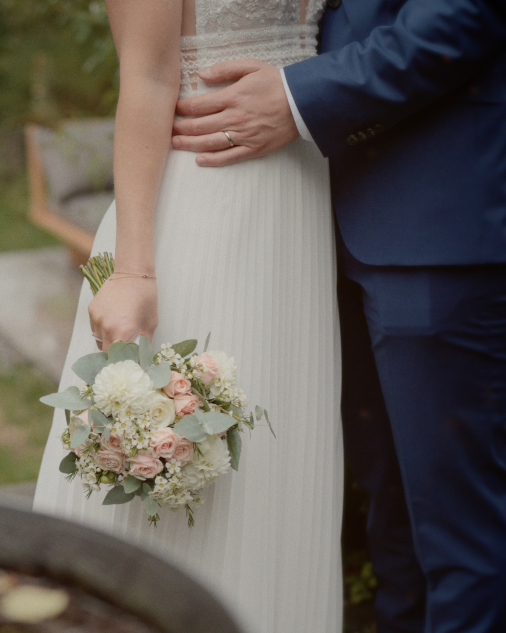 Karin und Florian heiraten im Landgasthaus zur Krone in Gaaden, Niederösterreich, festgehalten in emotionalem, dokumentarischem Hochzeitsvideo.